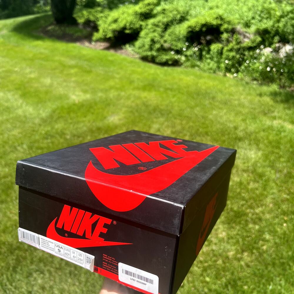 Nike Wmns Air Jordan 1 Retro High Satin Black Toe Women's Shoes - Size 9 - Picture 7 of 8